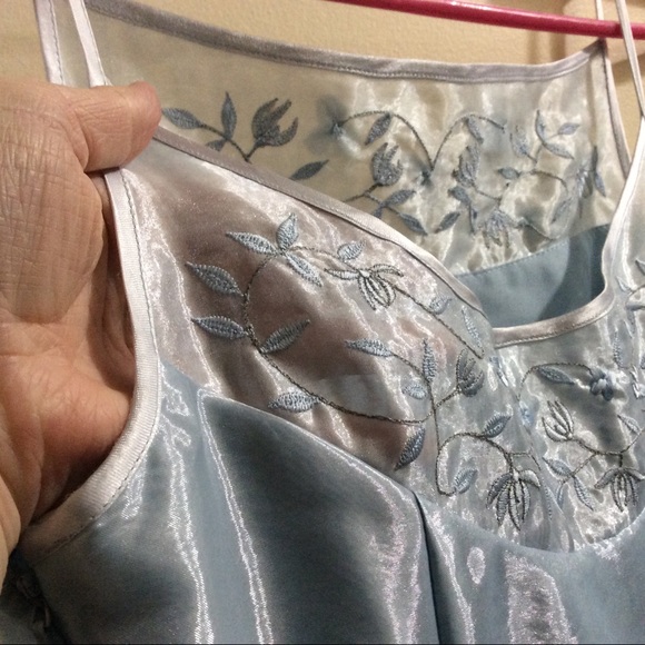 đź’–Stunning Oblique Petite satin embroidered formal dress - Picture 8 of 11